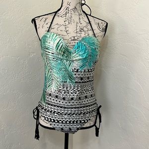 No Boundaries Halter tie women’s swimsuit Size Large 11-13 Juniors